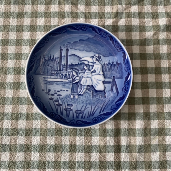 Royal Copenhagen Other - Royal Copenhagen Blue and White Ceramic Bowl